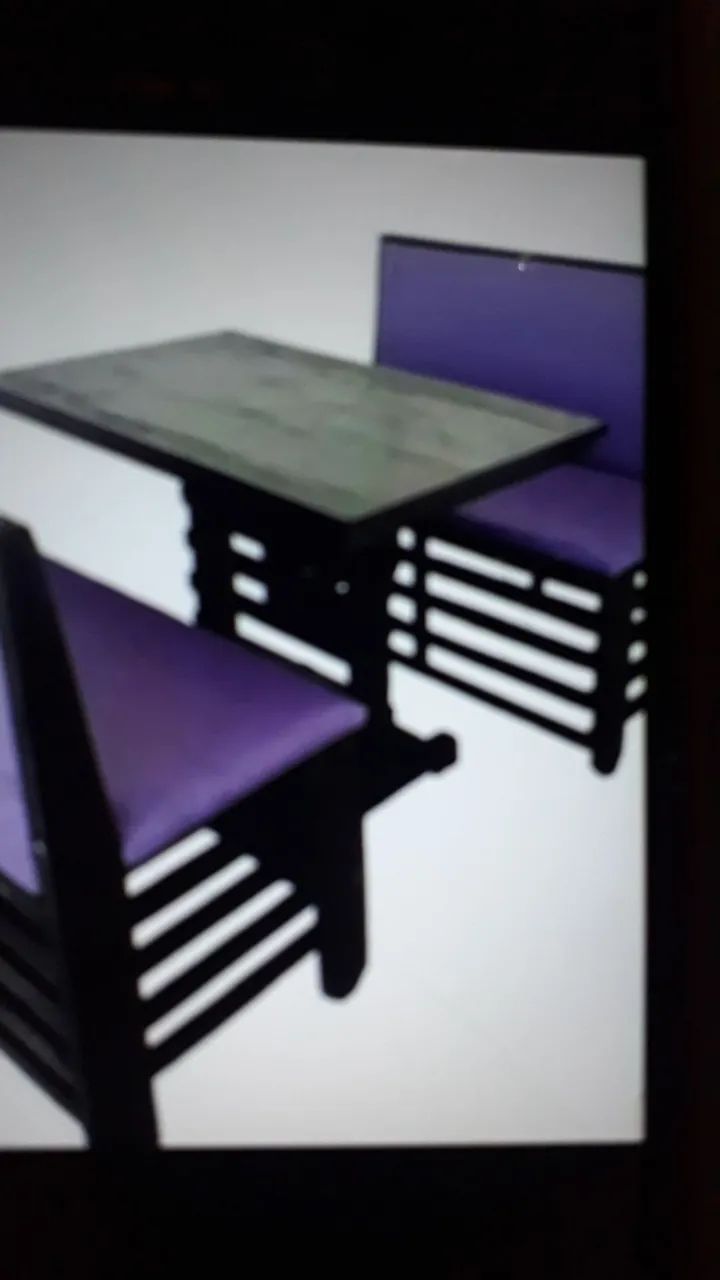 Conjunto de mesa e cadeiras de madeira - Foto 2