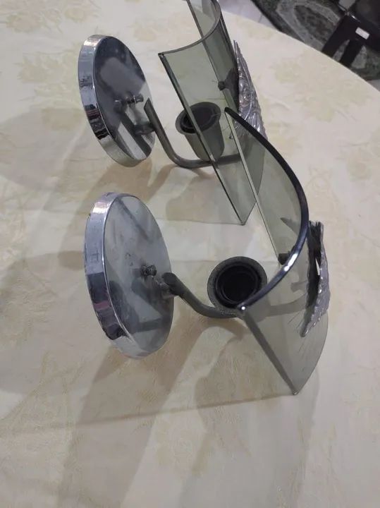 Par de Apliques de Parede em Vidro com Detalhes em Metal - Foto 4