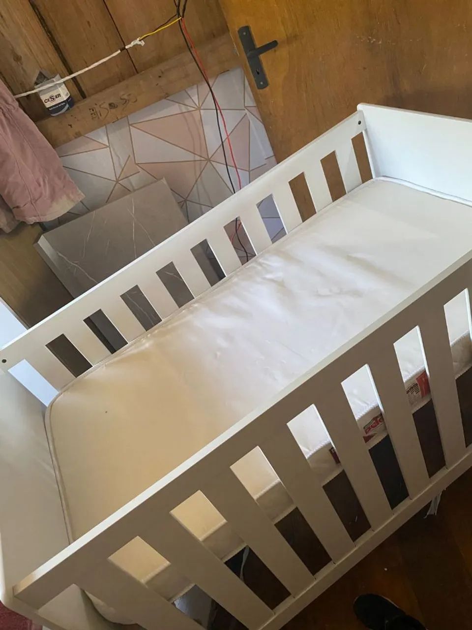 Vendo berço nunca foi usado. 300,00