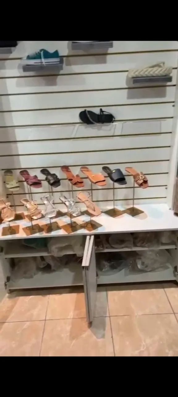 Expositor de sapatos e bolsas para loja - Foto 5