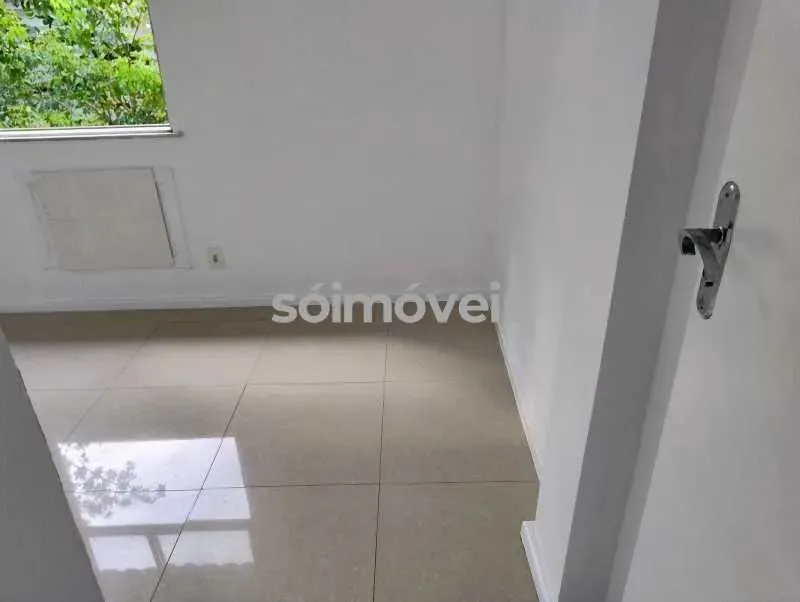 Apartamento - / Residencial / Copacabana