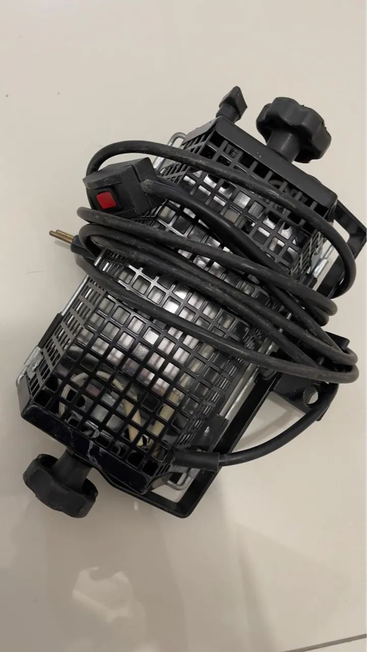 Tripé de luz com refletor, 3 metros de altura, iluminação evento - Foto 4