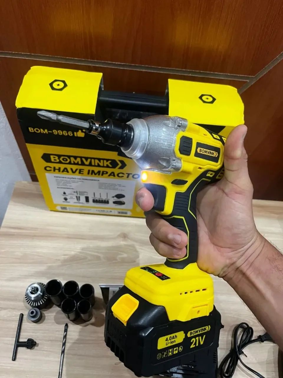 Chave de Impacto Sem Fio Bomvink 21V 4.0Ah Bateria Li-Ion Novo