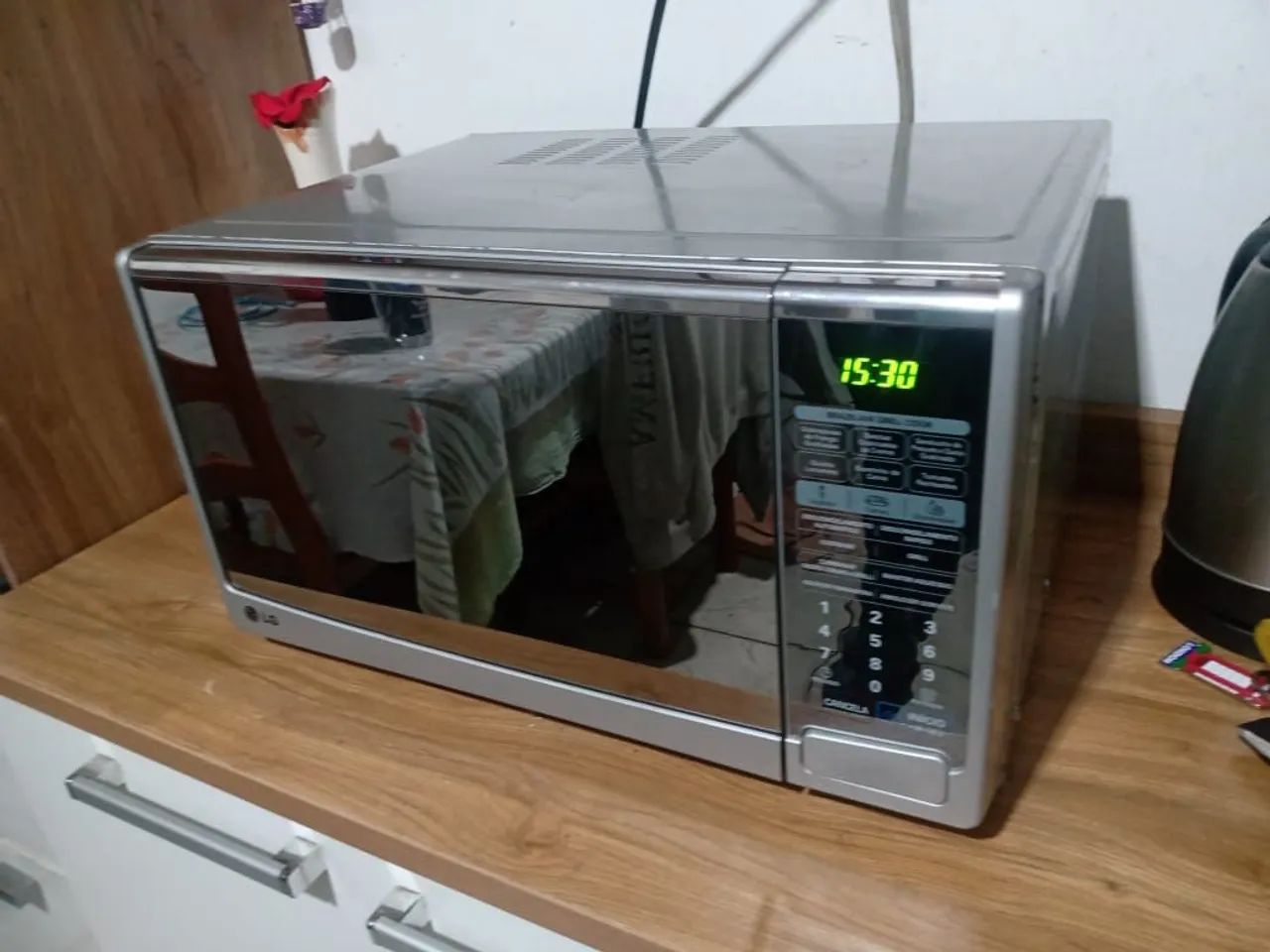 Microondas LG espelhado com grill 25 litros  - Foto 3