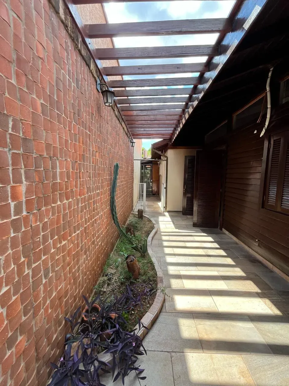 Casa ampla no Cond Vila D Italia | Imobiliária Rosa e Rangel