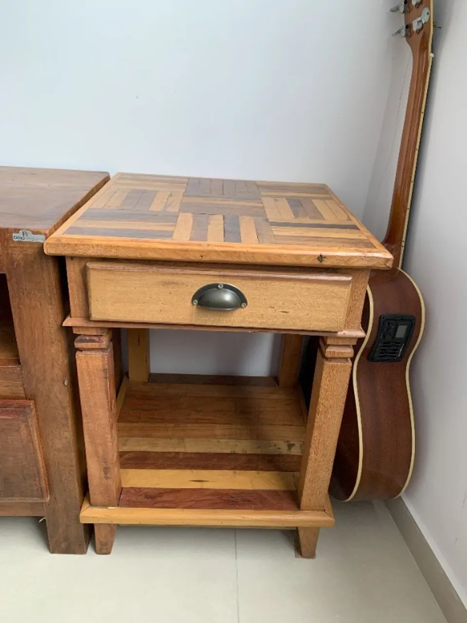 Mesa de Cabeceira Madeira Rústica 59cm A x 43cm L x 43cm P