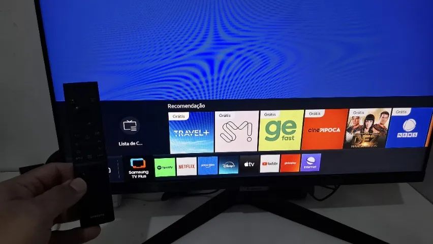 Samsung Smart Monitor M5 24" FHD Tela Plana 60Hz HDR10 Speaker,Tizen? Game Mode AirPlay  - Foto 2