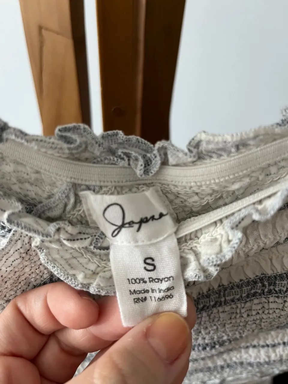 Blusa Listrada Shein Ombro a Ombro - Foto 3