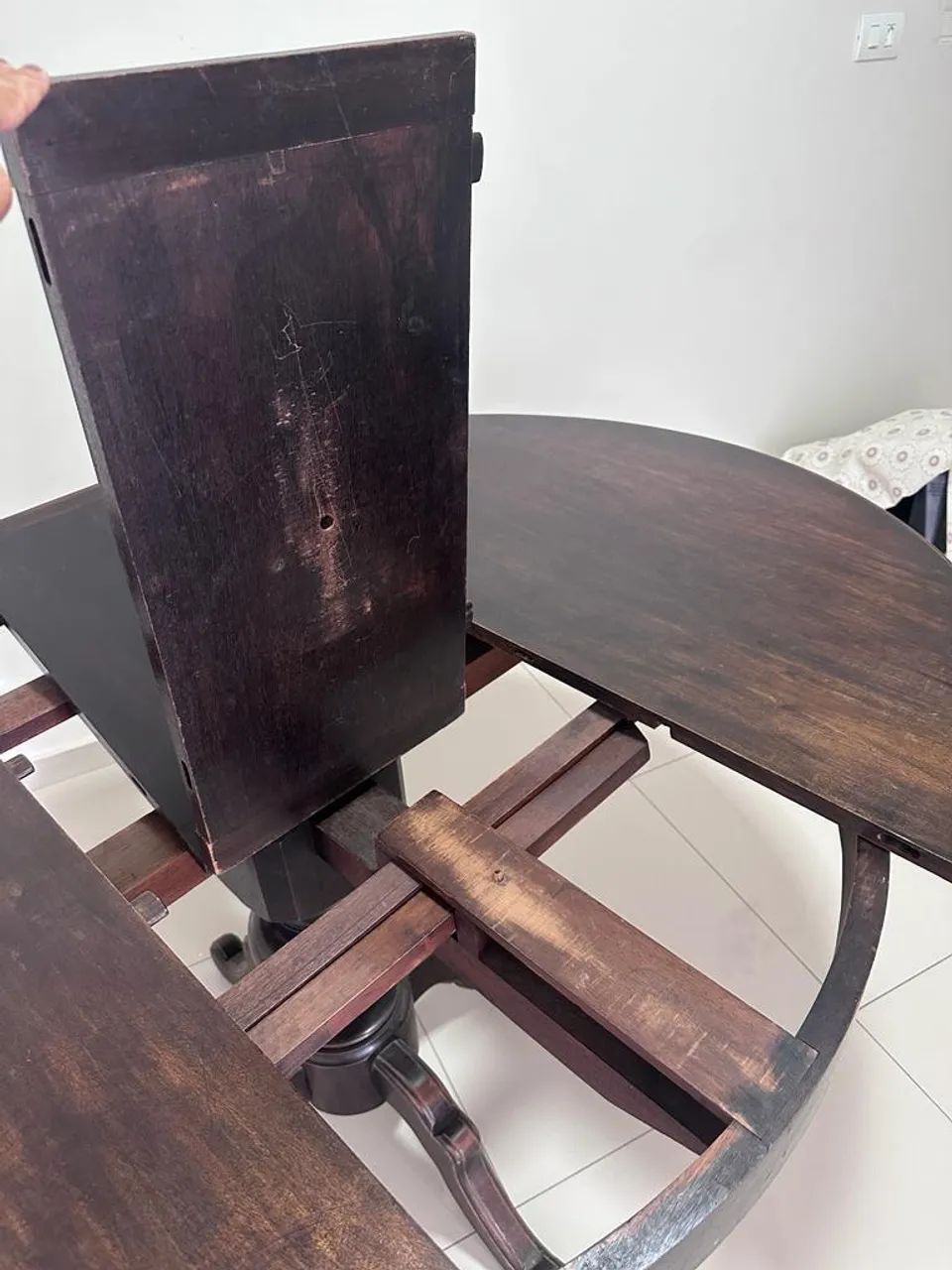 Maravilhosa mesa de madeira maciça