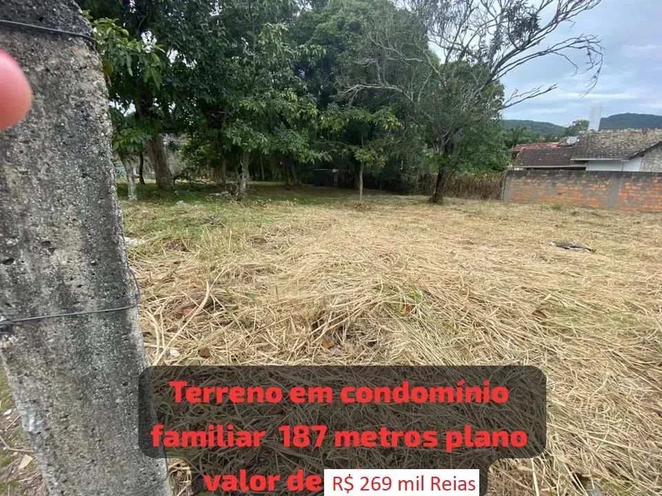 Imóvel para venda tem 175 metros quadrados em Cachoeira do Bom Jesus - Florianópolis - SC