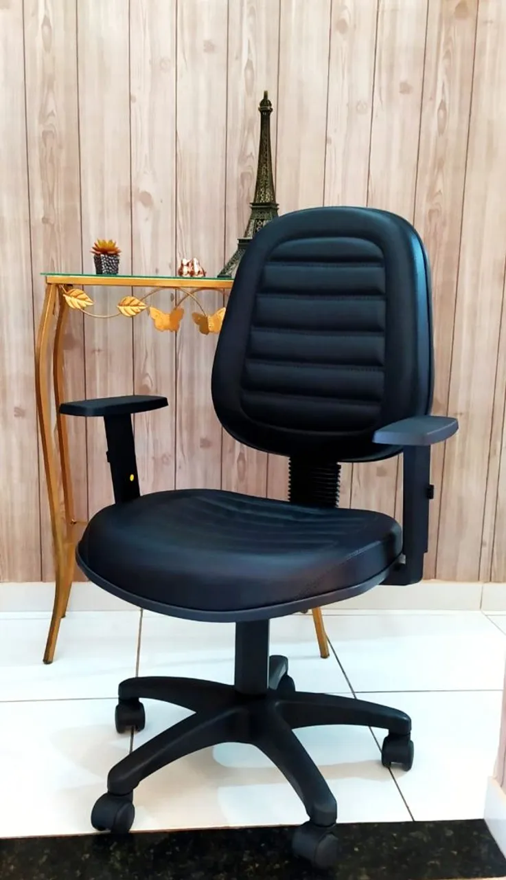 Cadeira de Escritório Ergonômica Preta com Rodas