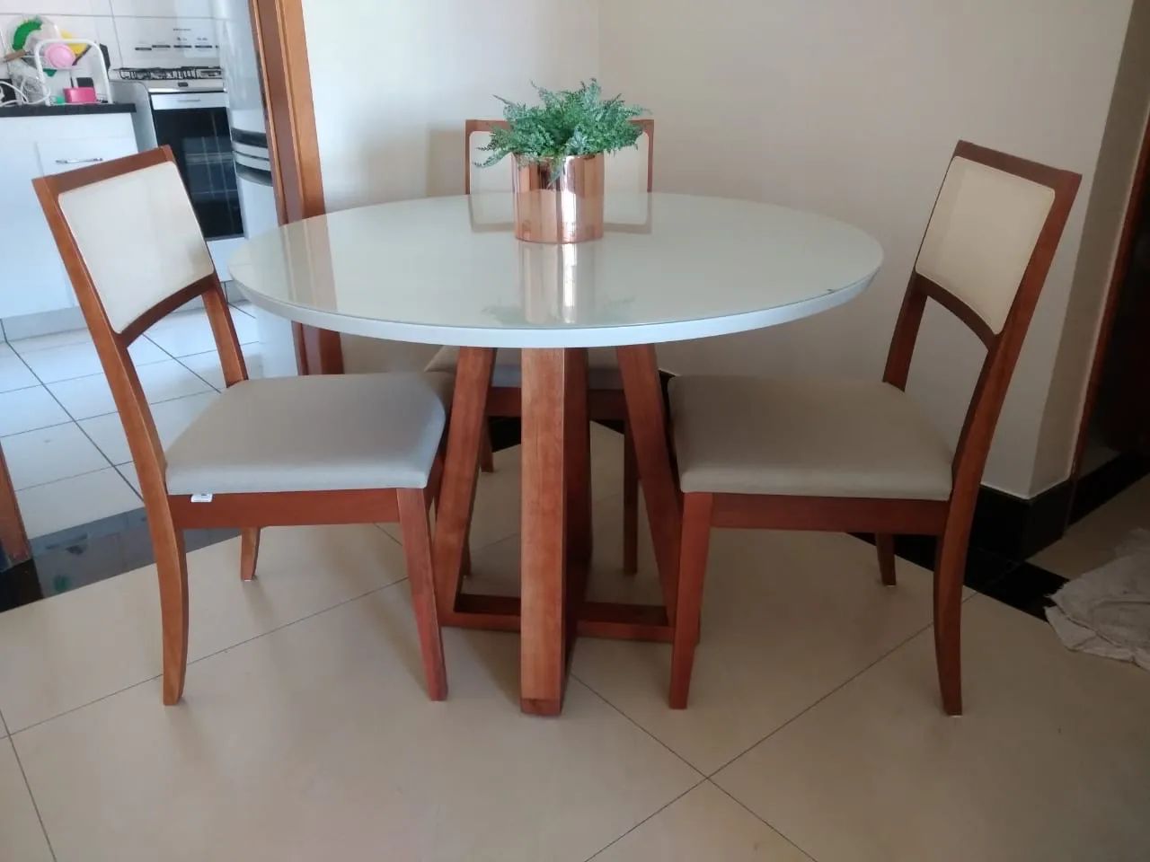 Mesa na madeira a pronta entrega 