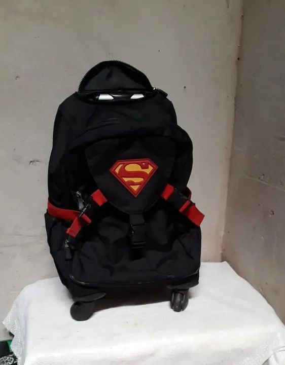 Mochila de rodinhas Superman