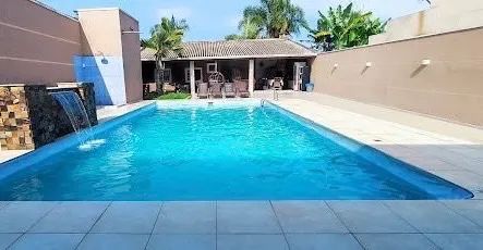 Sobrado com piscina e jacuzzi em Guaratuba