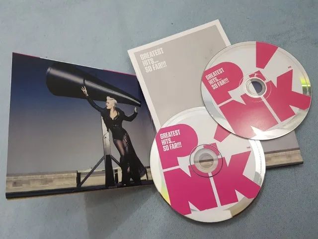CD Pink Greatest Hits...So Far!!! (CD + DVD) Importado - Foto 3
