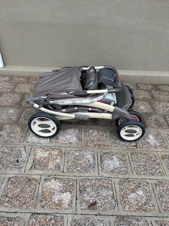 Carrinho de bebê Graco mais bebê conforto e base para carro - Foto 5