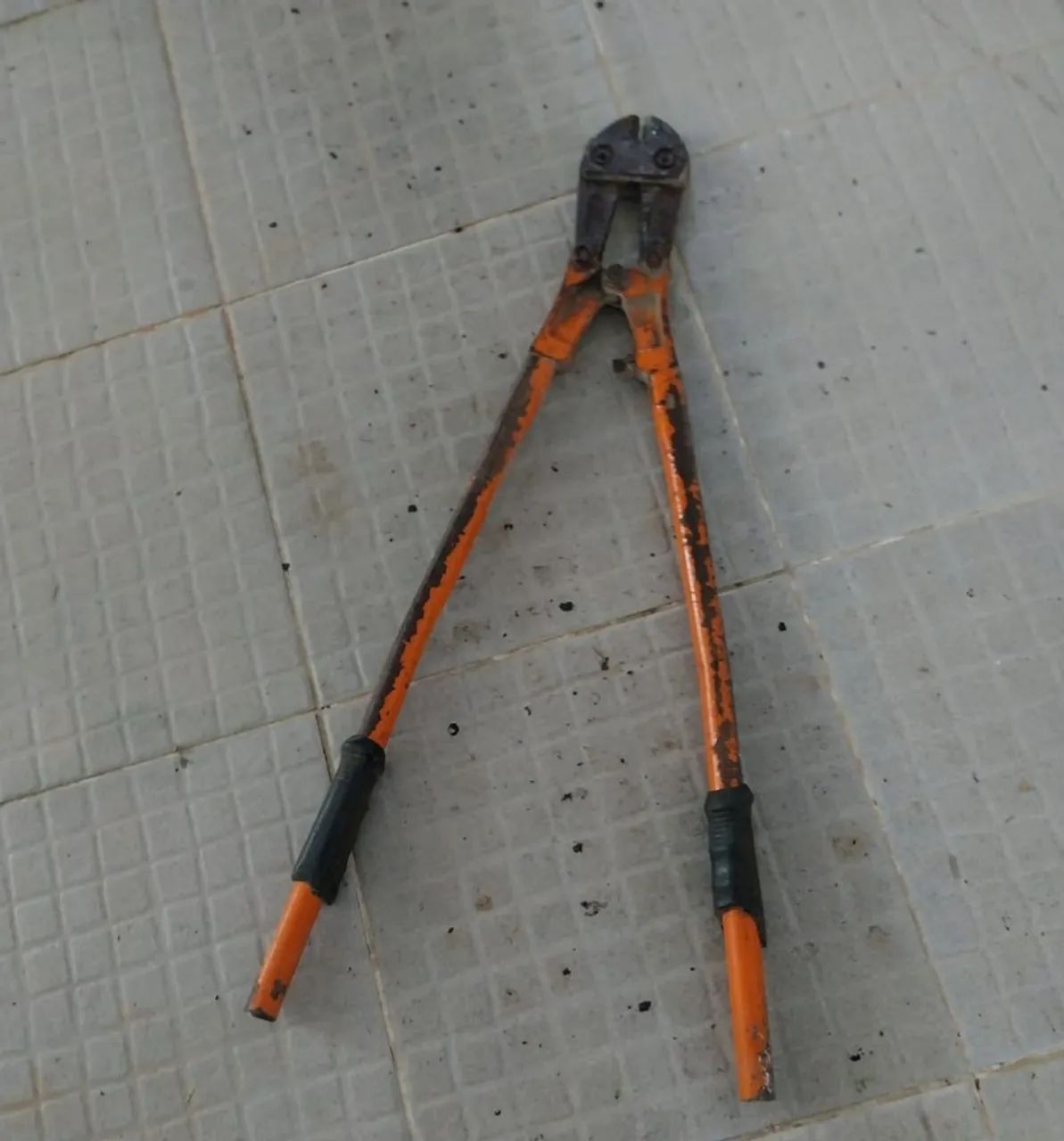 Alicate Corta Versalhes 36 Polegadas Famastil - Foto 2