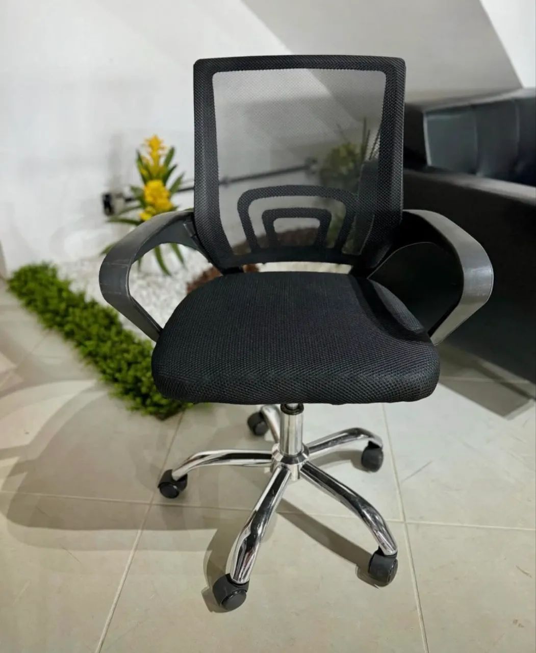 Cadeira mesh nova 