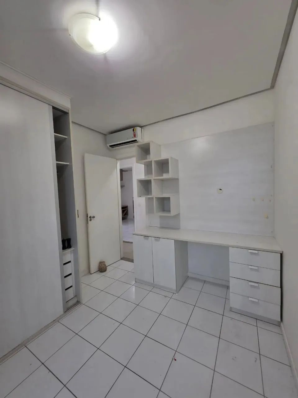 ADRIANOPOLIS. COND. VIDA. ALUGO APTO COM 3 QUARTOS SENDO 1 SUITE, SALA PARA 2 AMBIENTES. 2 - Foto 3