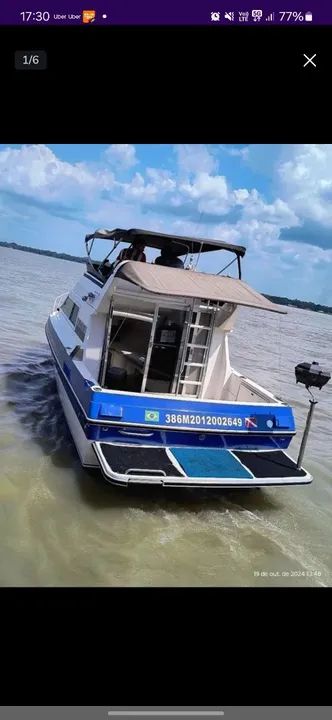 Aluguel de lancha para 10 pessoas.