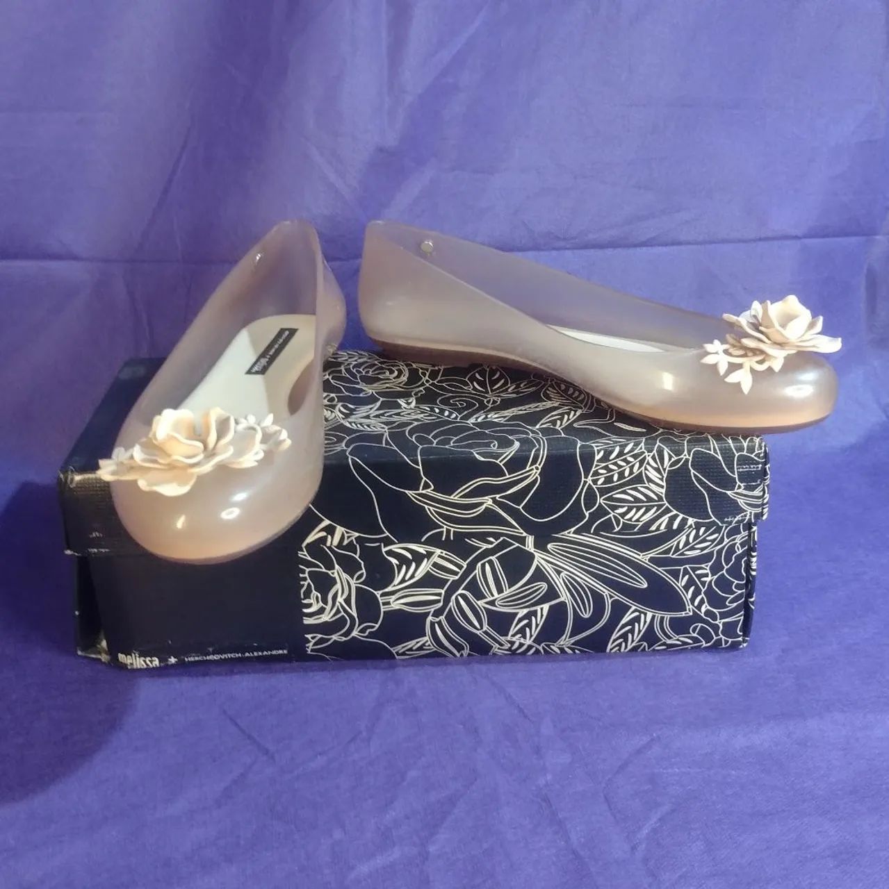 MELISSA SPACE LOVE FLOWER ALEXANDRE HERCOVITCH BEGE