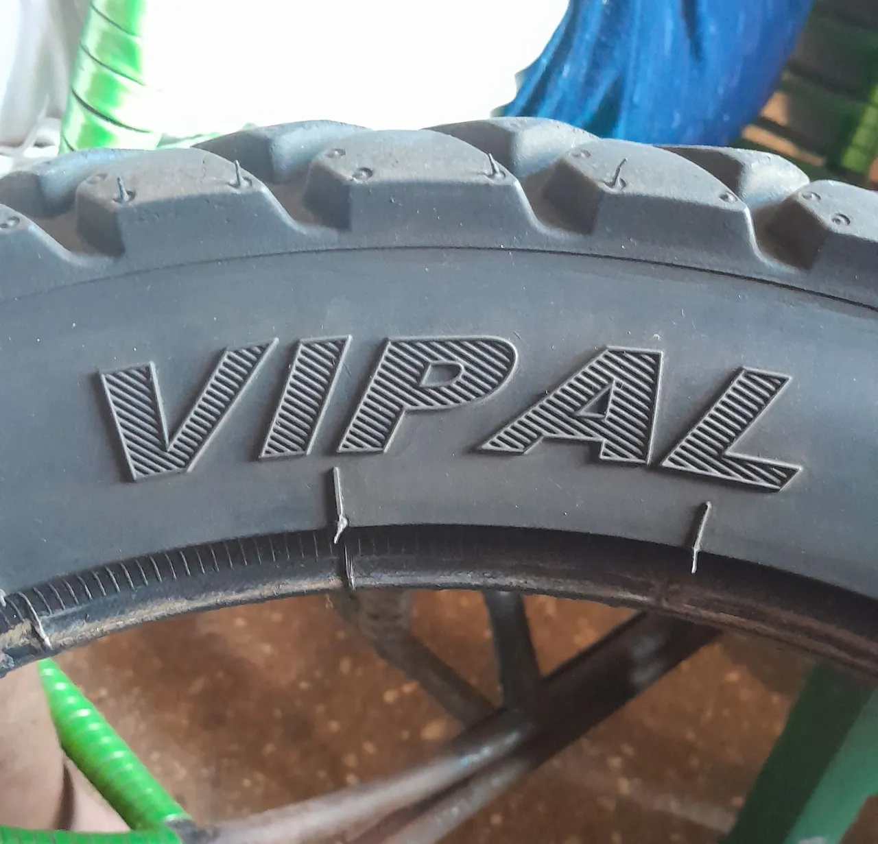 Pneu de Moto VIPAL