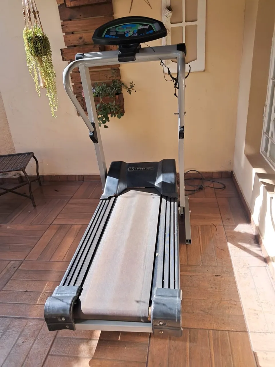Esteira Movement - Aparelho de Exercícios