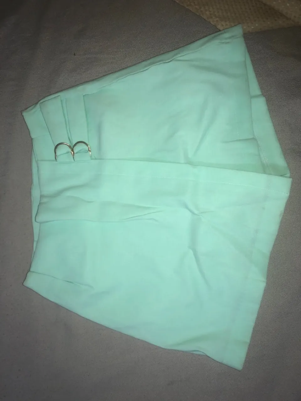 Shorts Verde Água com Detalhes