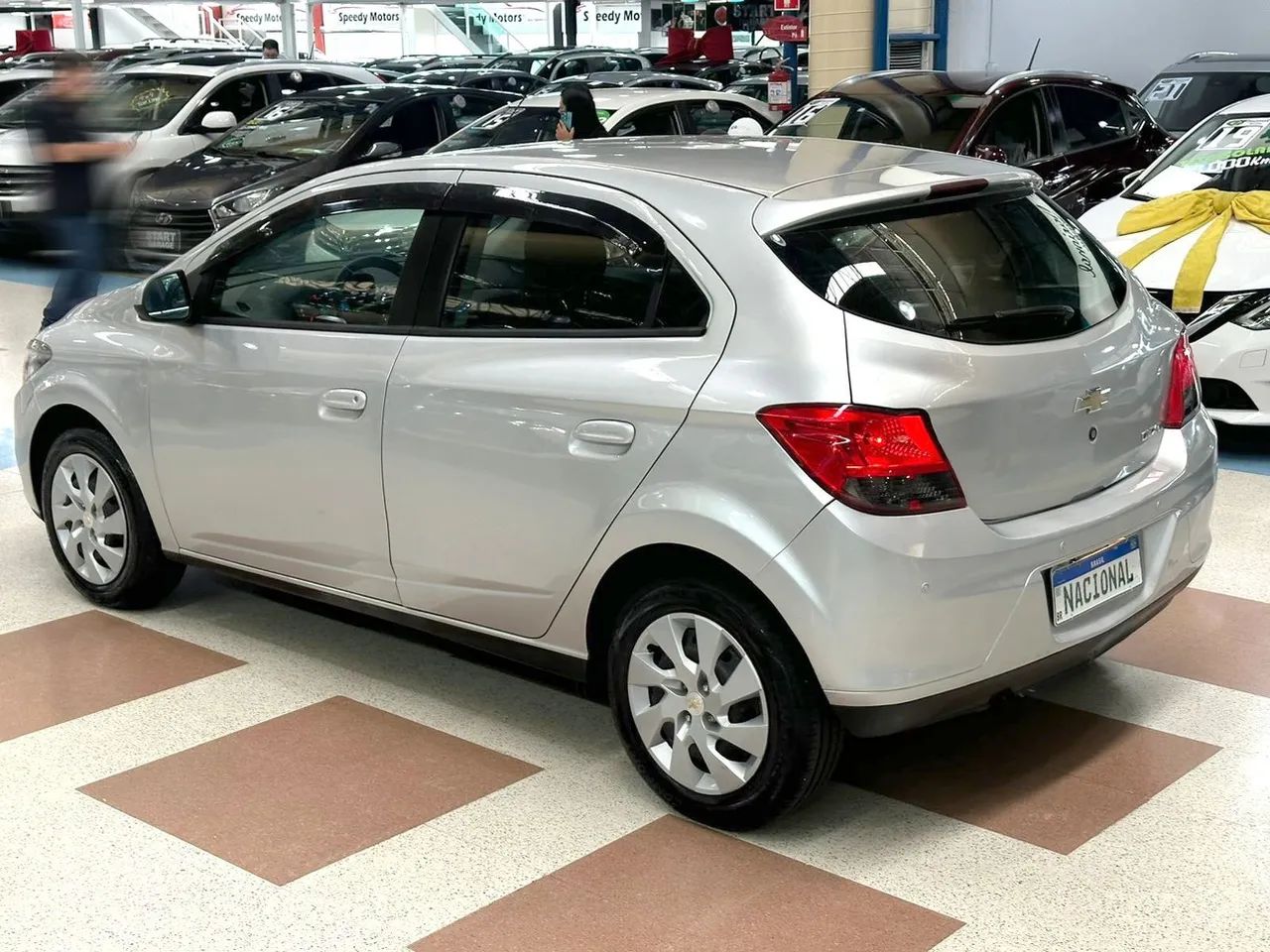 CHEVROLET ONIX 2013 1.4 LT COMPLETO + MULTIMÍDIA E AR - Foto 4