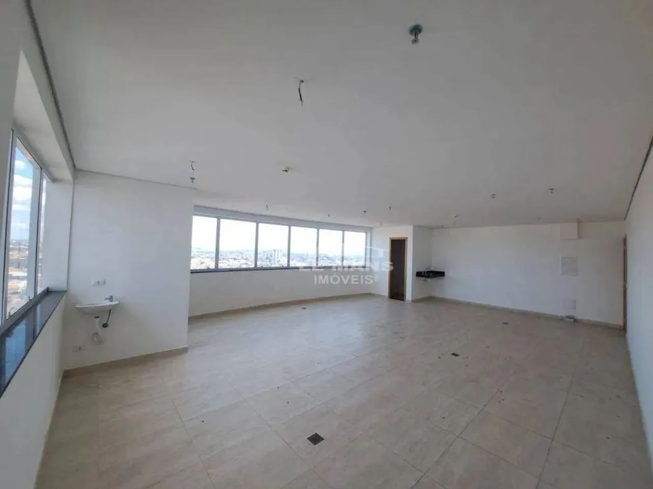 Sala comercial para alugar no Edifício Mario José Ronsini, no bairro Alto em Piracicaba -  - Foto 2