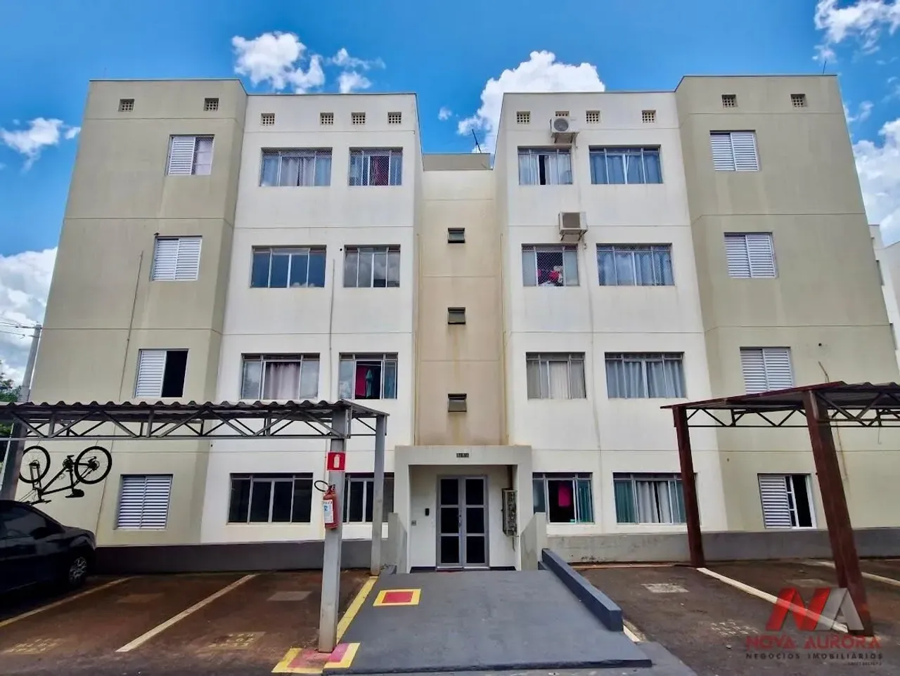 Condomínio das Flores I - Apartamento 02 dormitórios disponível para venda no bairro Maced