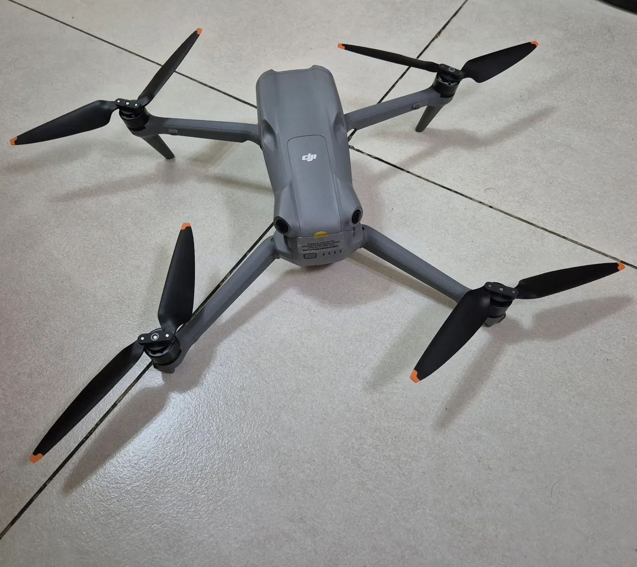 Drone DJI Air 3 - Semi novo - Foto 3
