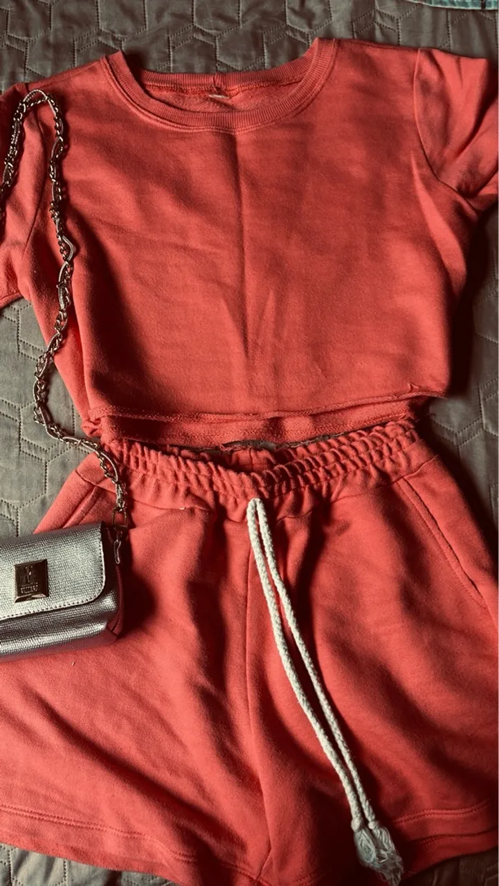 Conjunto Cropped e Shorts Vermelho