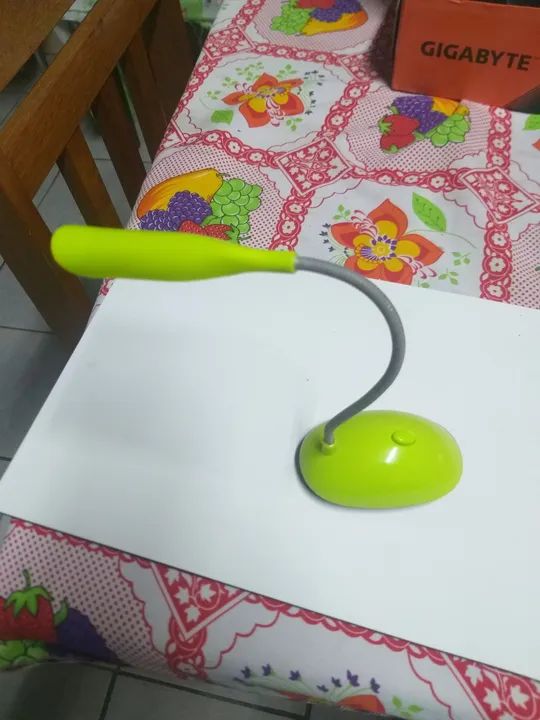 Luminária de Mesa Flexível