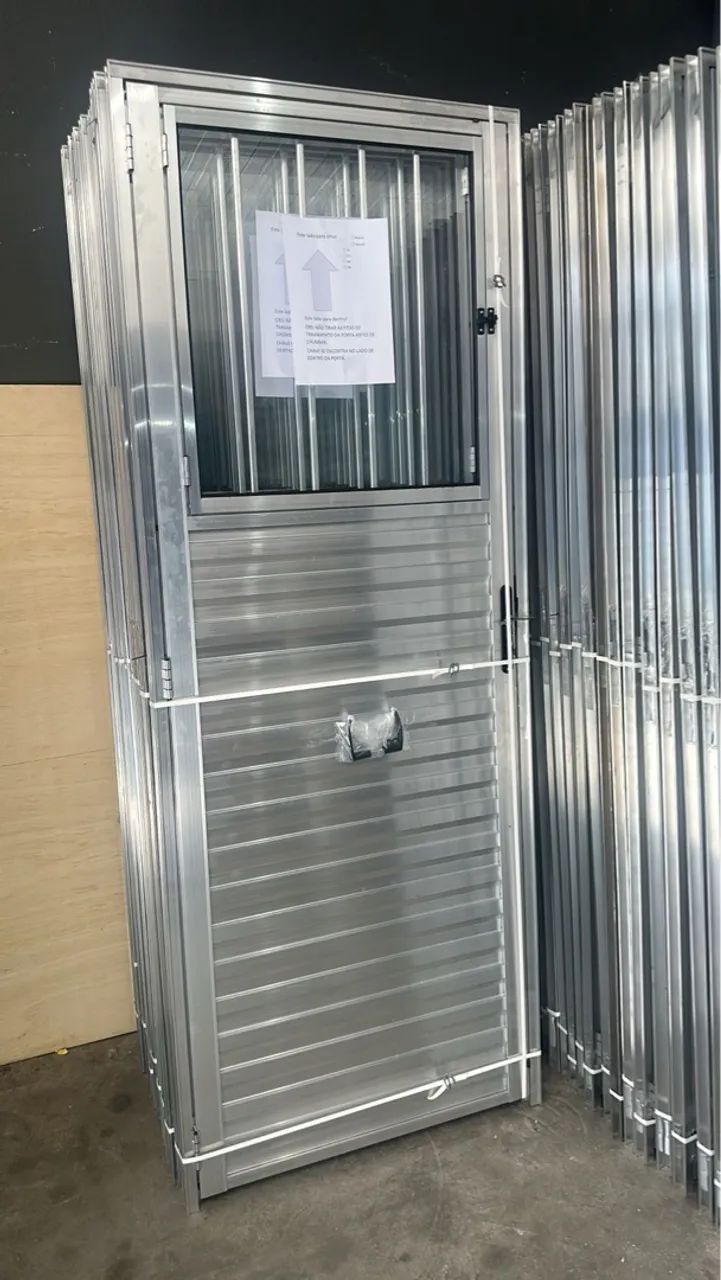 Portas de Alumínio com Vidro e Grade 80CM - Queima de Estoque!