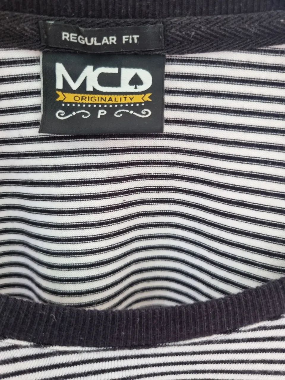 Camiseta MCD listrada com bolso - Foto 4