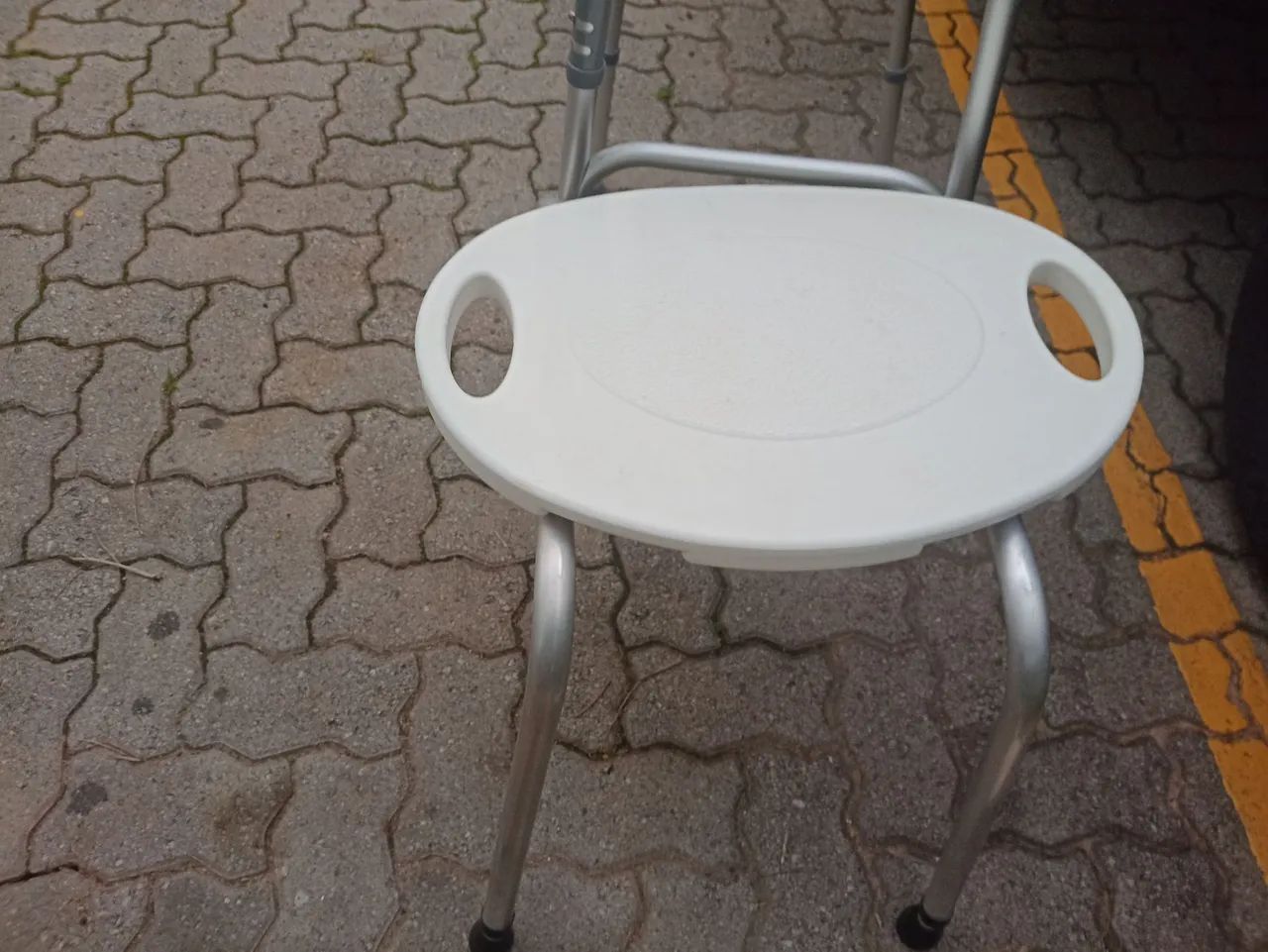 Cadeira de banho fixa ou Andador  - Foto 3