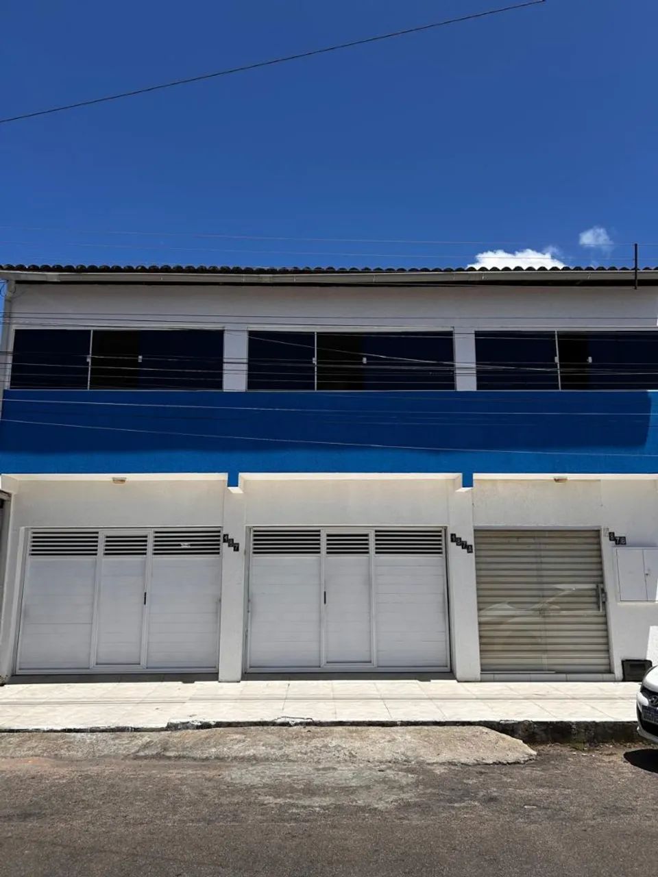 2 casas e 1 ponto comercial no Parque dos Coqueiros 