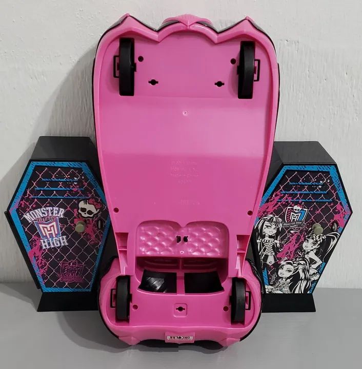 Carro Monster High armario e 2 Bonecas falta 1 mao ler descrição  - Foto 4