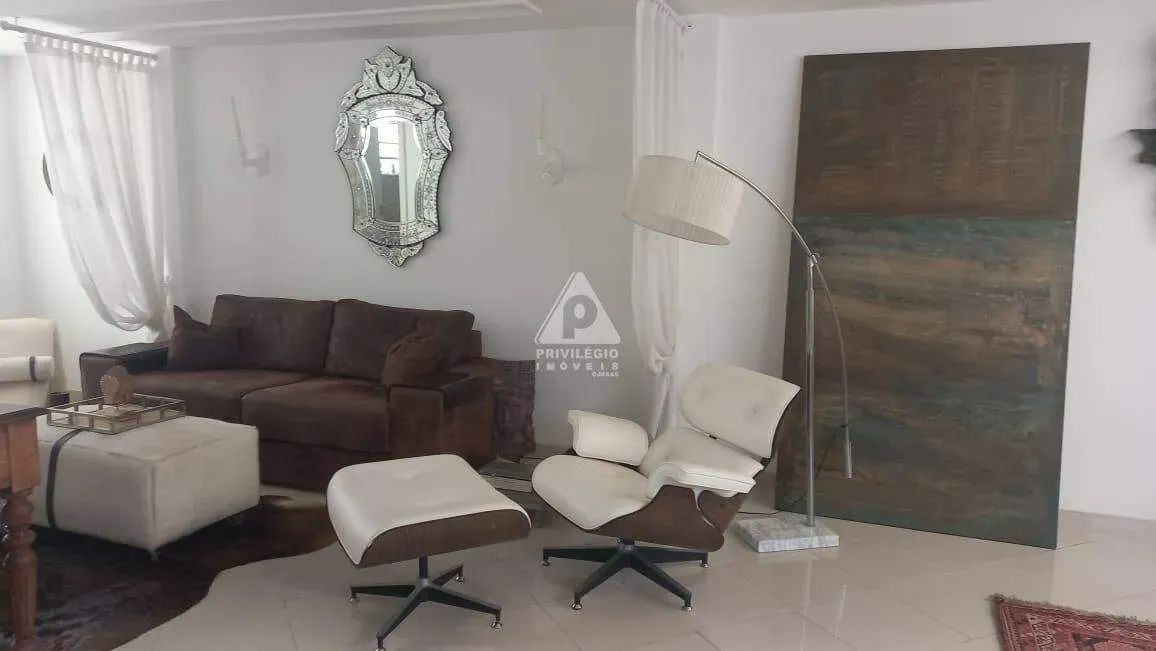 Cobertura Duplex com 3 quartos na Fonte da Saudade e 204m²
