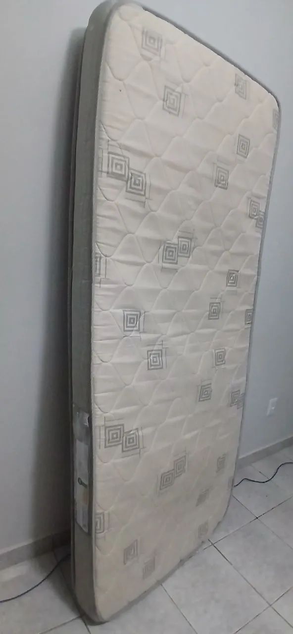 Vende-se colchão ortobom de solteiro  - Foto 2