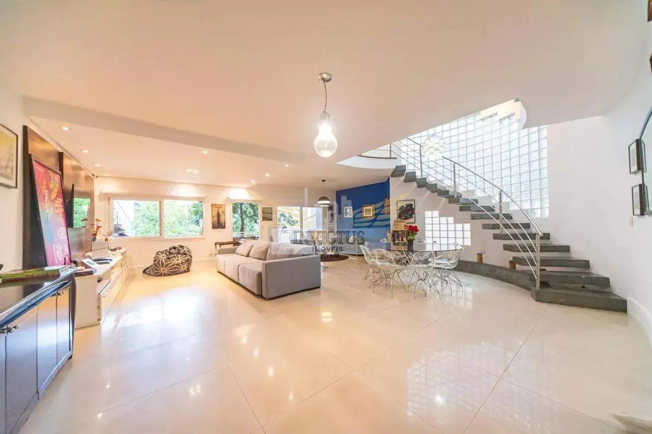 Sobrado com 4 Quartos à Venda, 424m² - Vila Assunção, Santo André/SP.