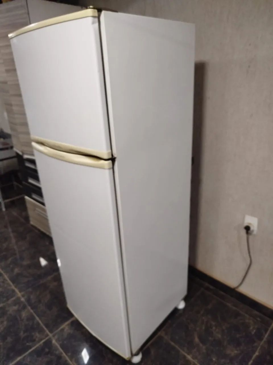 Geladeira Eletrolux 360 litros - Foto 2