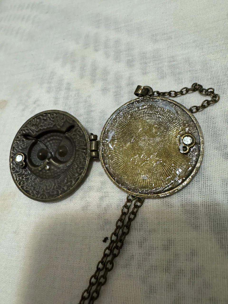 Colar Vintage/ antigo Relicário de Coruja  - Foto 4
