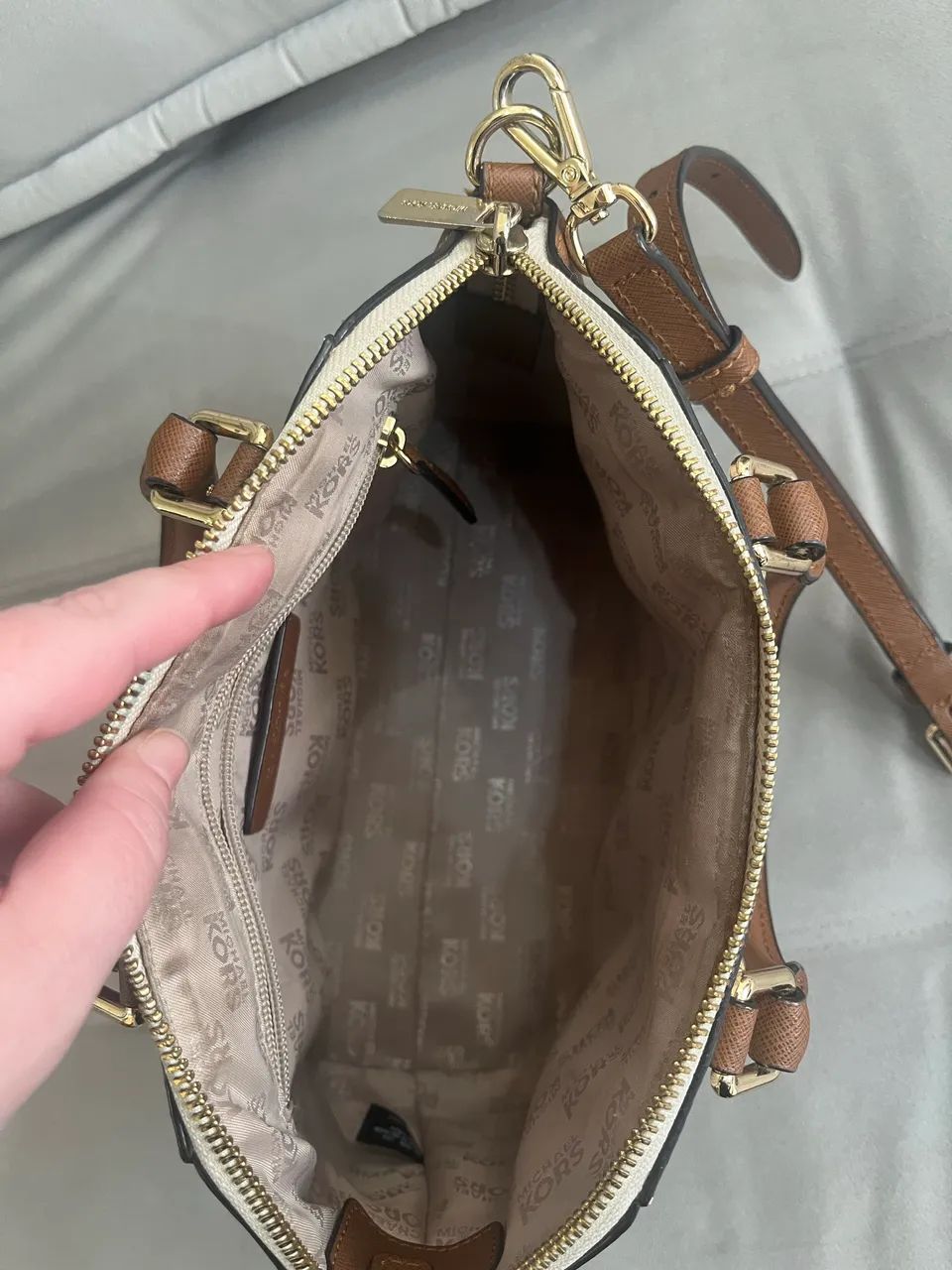 Bolsa Michael Kors Original Signature Vanilla e Marrom - Foto 3