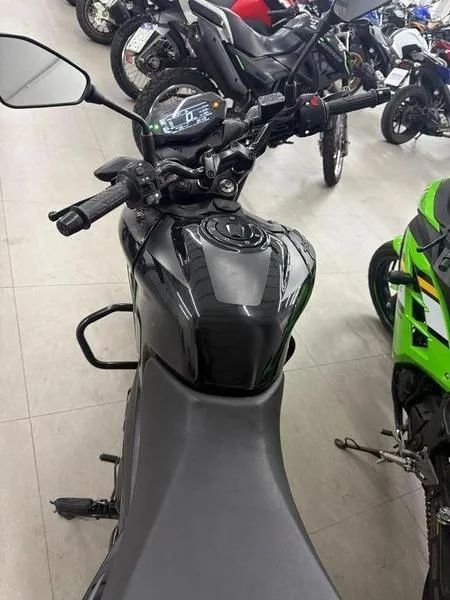 BAJAJ PULSAR N150 2026 - Foto 4