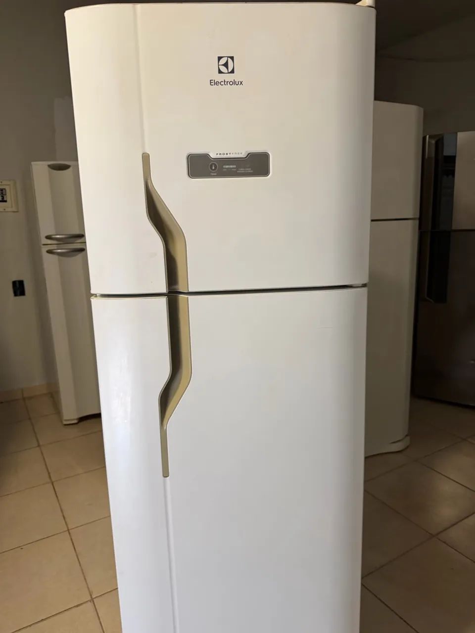 Geladeira Eletrolux Duplex Fros Fre 110v semi nova  - Foto 5