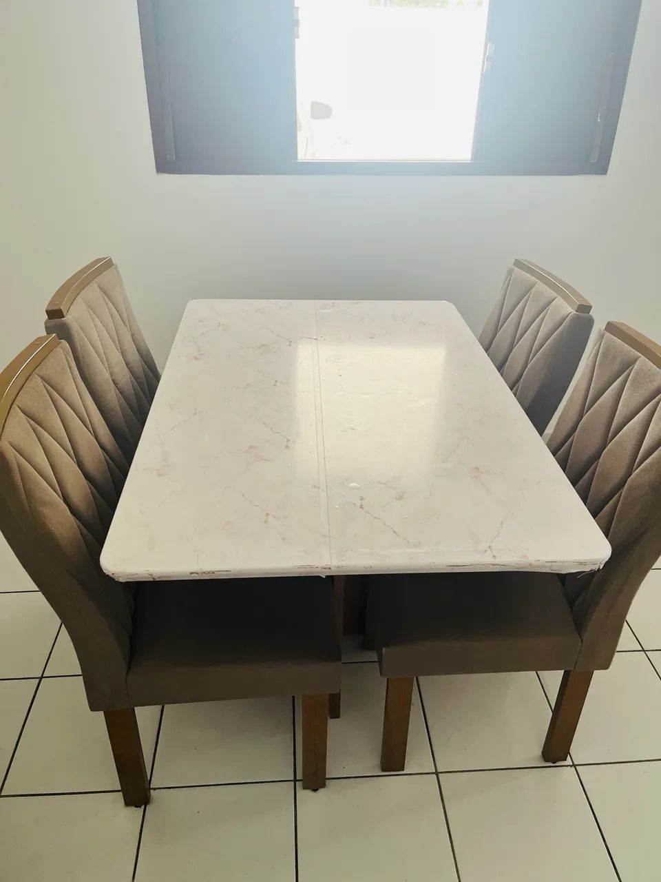 Mesa com 4 cadeiras  - Foto 3