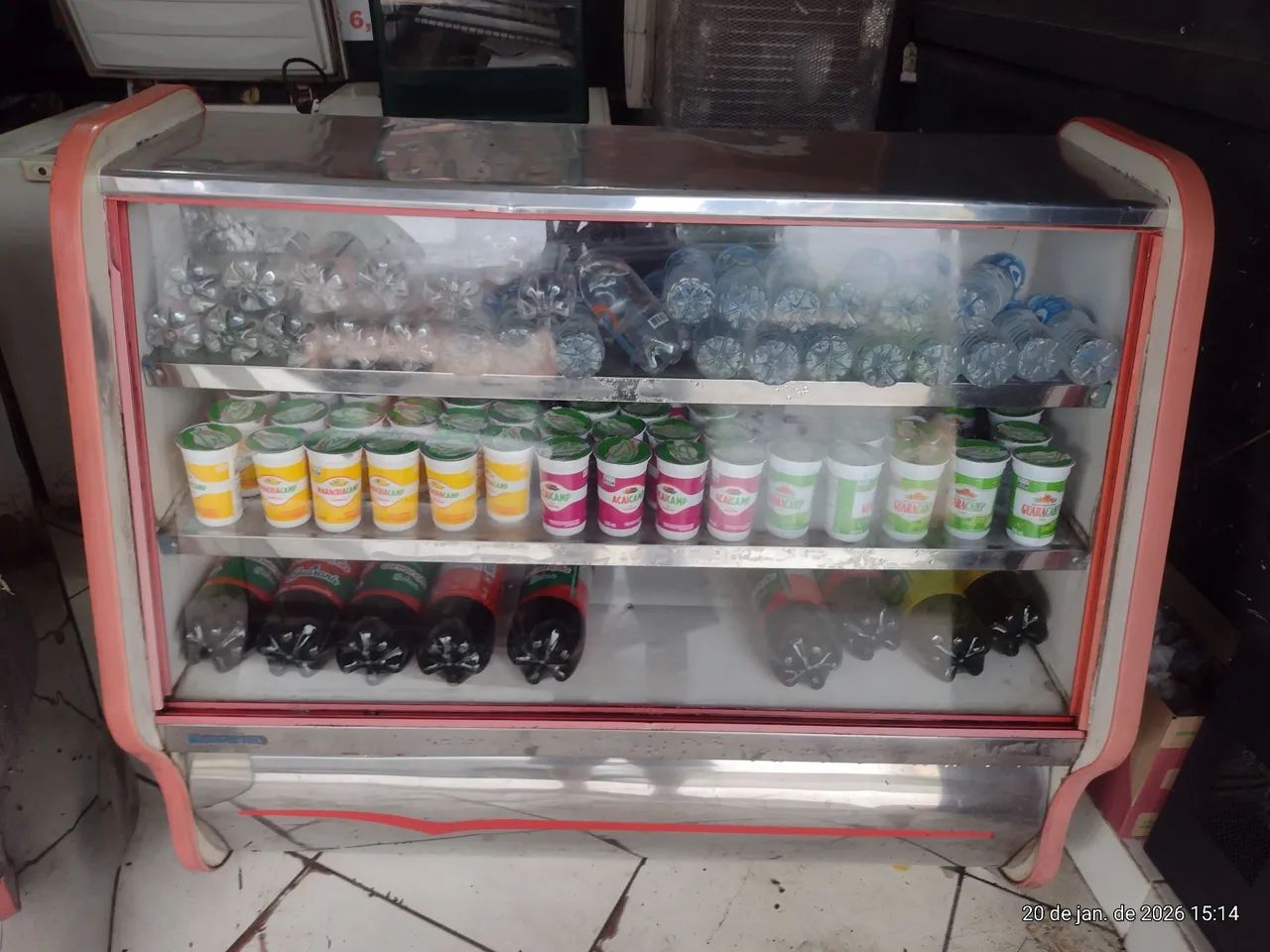 Vendo balcão Refrigerado funcionando perfeitamente valor 2,500 - Foto 2