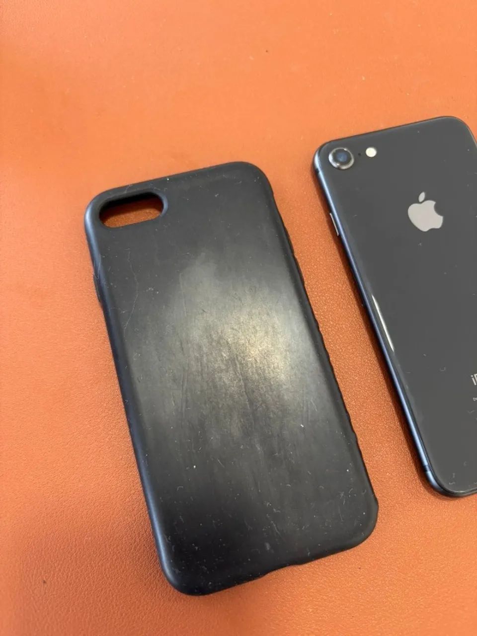 iPhone 8 64gb Usado com Caixa Original e Acessórios - Celulares e